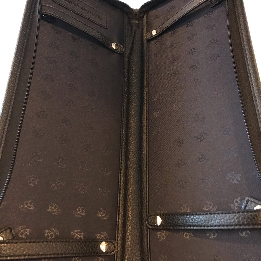 Brooks Brothers tie travel case